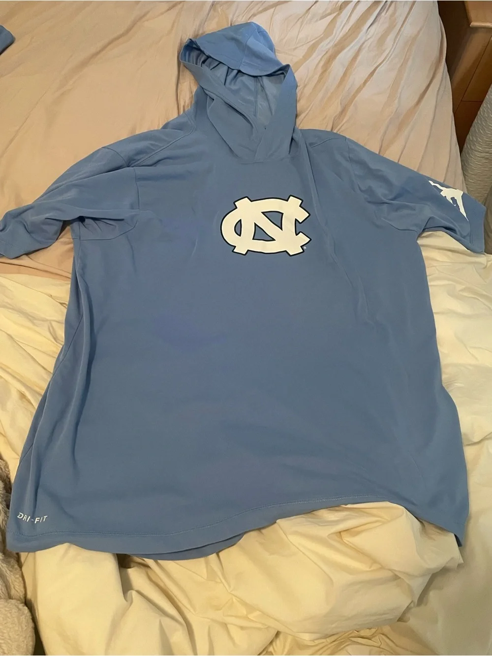 Jordan UNC Carolina Basketball blue Short Sleeve hoodie with White UNC Logo